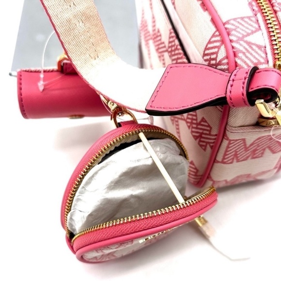 Michael Kors Jet Set Medium Crossbody Bag Tech Accessories
Attached Tea - Picture 11 of 13